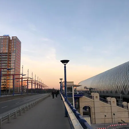 Piper Dworzec & Targi * بوزنان