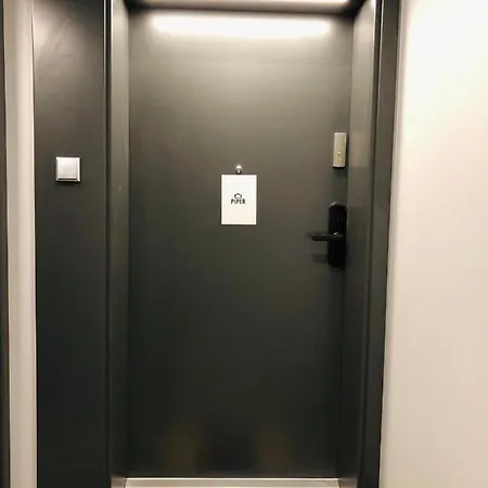 Piper Dworzec & Targi Lejlighed